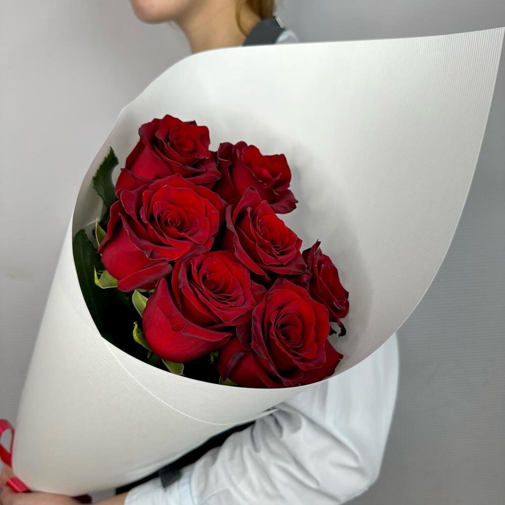 https://content3.flowwow-images.com/data/flowers/1000x1000/12/1700224816_4157812.jpg